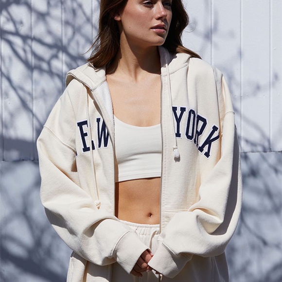 Women's Brandy Melville by John Galt Cream Zip Sweatshirt One Size - Picture 9 of 9